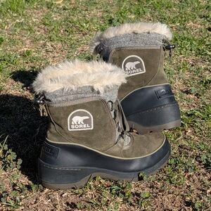 Sorel Green and Black Winter Boots